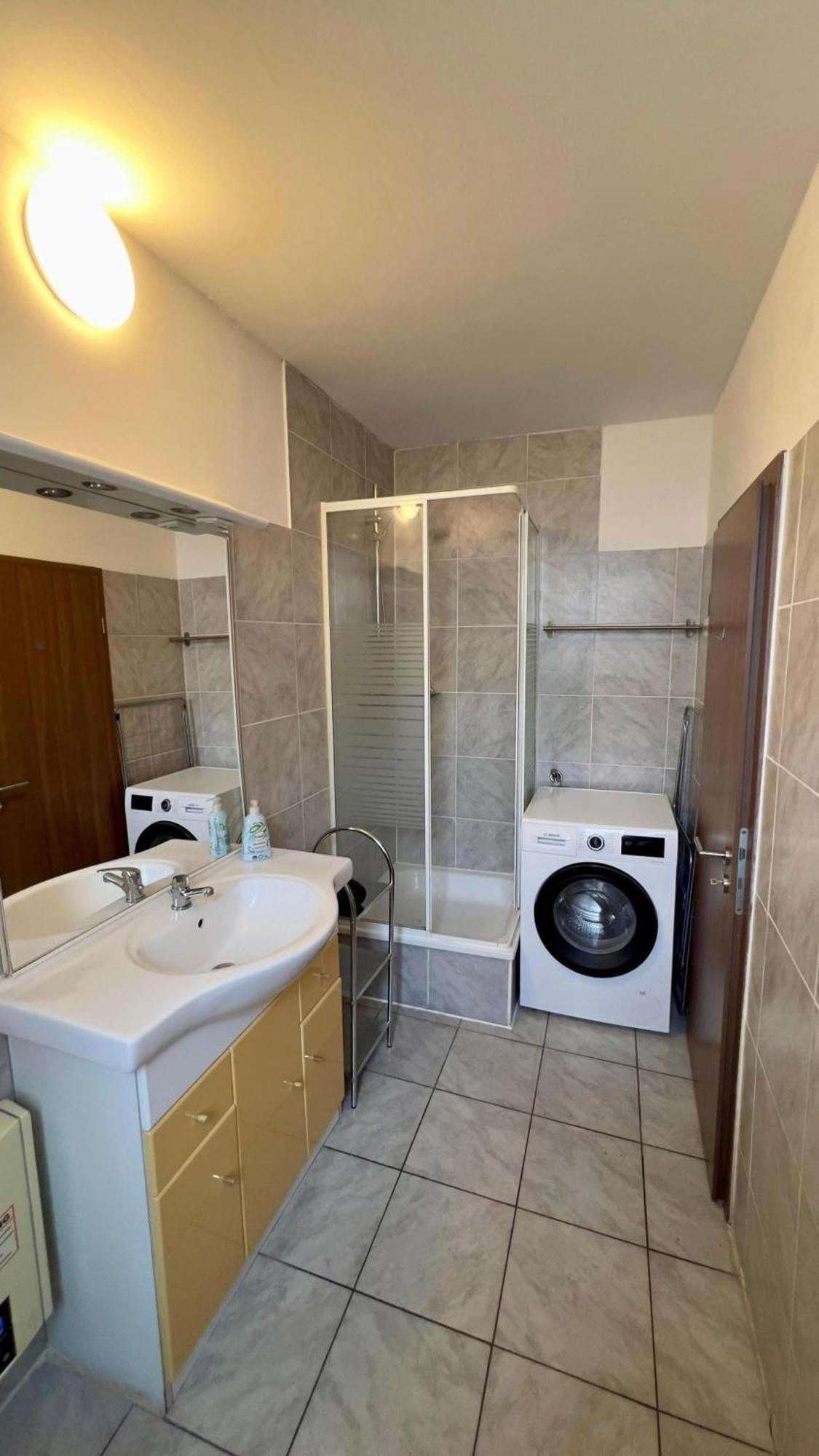 Praktische City Apartments Direkt Am Hauptbahnhof Neumünster Εξωτερικό φωτογραφία